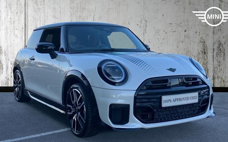 Used Mini Cooper Hatch 114 kW (156 HP) 2025 Nanuq white Hatchback