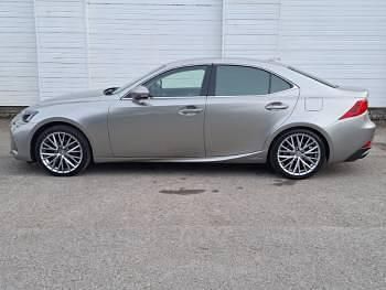 Used Lexus IS300h 223 HP (164 kW) 2017 Silver Sedan