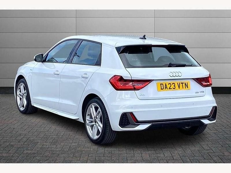 Used Audi A1 S-Line 95 HP (69 kW) 2023 White Hatchback