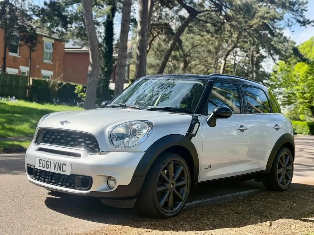 Używany Mini Cooper S Countryman 184 KM (135 kW) 2011 Srebrny SUV