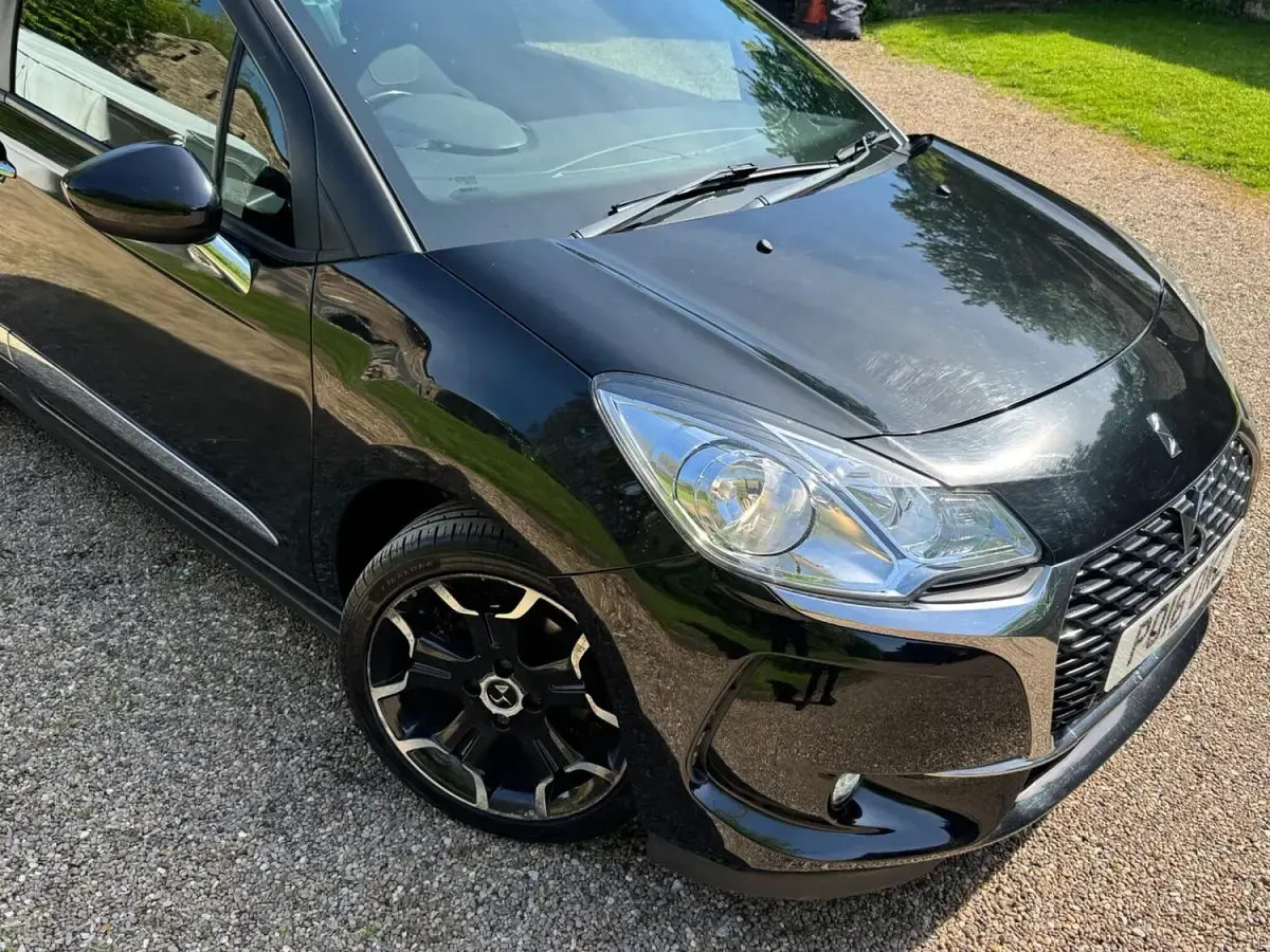 Used DS Automobiles DS3 Elegance 2016 Black Hatchback