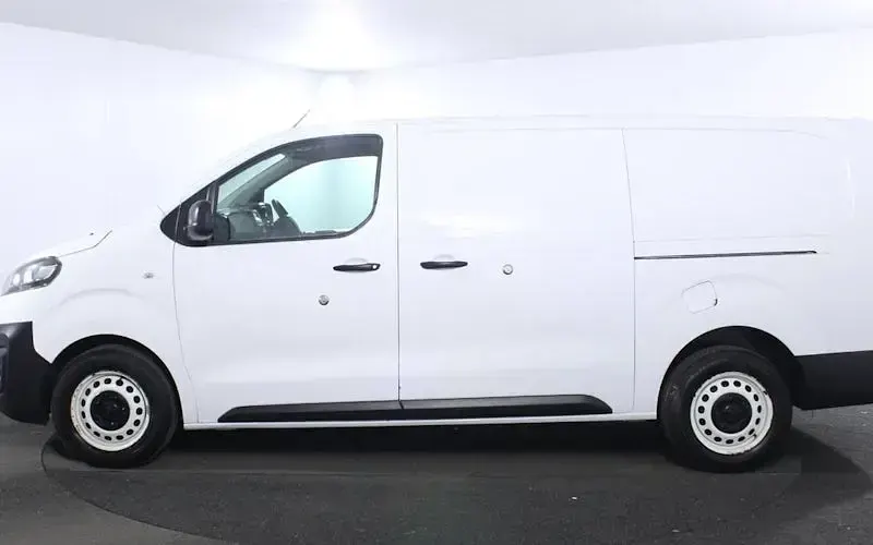 Używany Vauxhall Vivaro Edition 120 KM (88 kW) 2021 Minivan