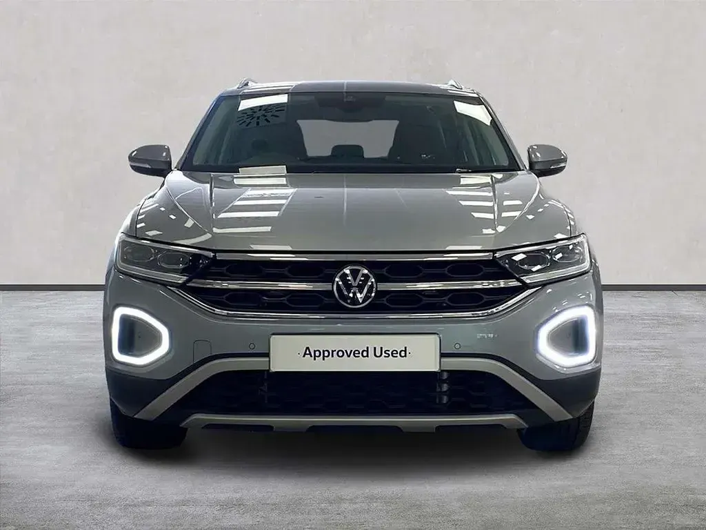 Usado VW T-Roc Style 150 HP (110 kW) 2025 Prateado SUV