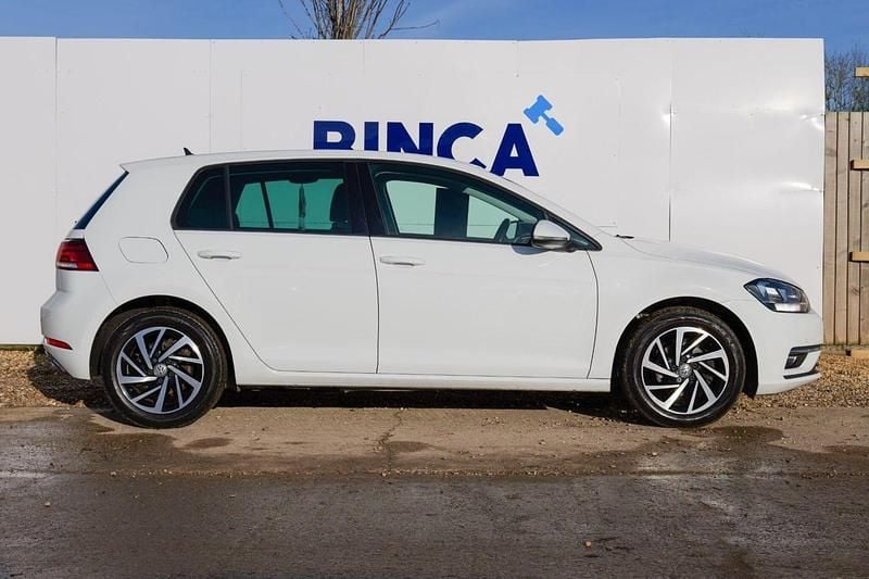 Used VW Golf VII Match 115 HP (84 kW) 2019 White Hatchback