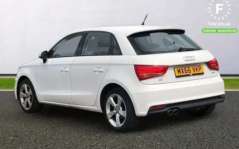 Used Audi A1 Sportback Sport 125 HP (91 kW) 2016 White Hatchback