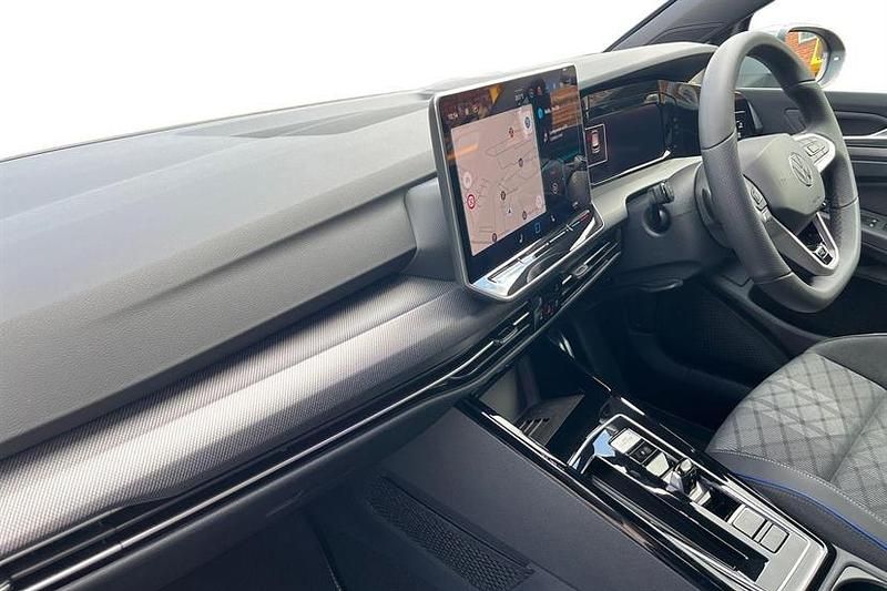 Used VW Golf VIII R-line 150 HP (110 kW) 2025 Moonstone grey Hatchback