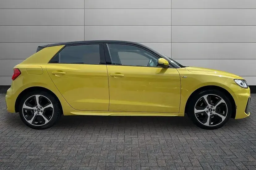 Used Audi A1 Sportback S-Line 108 HP (79 kW) 2022 Mythos black Hatchback