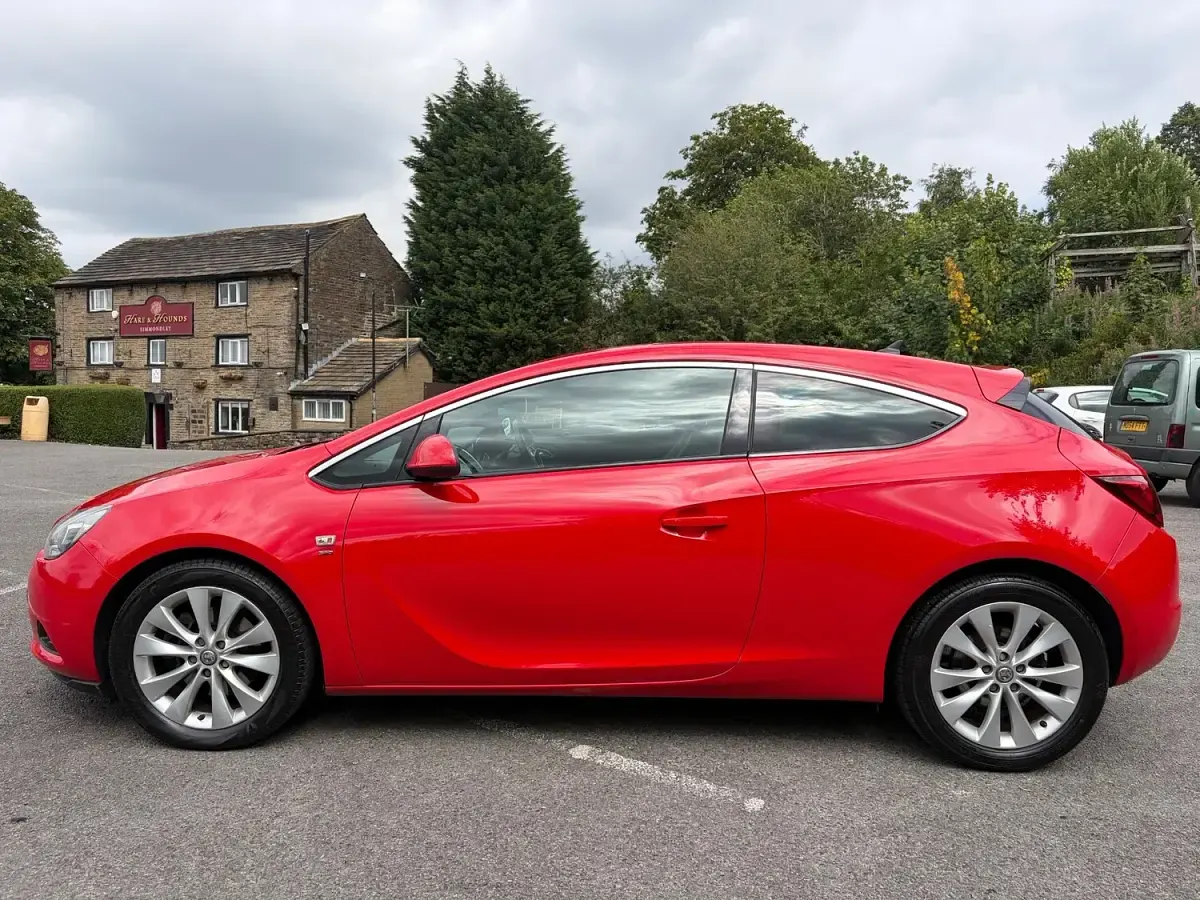 Used Vauxhall Astra GTC SRi 2013 Red Hatchback
