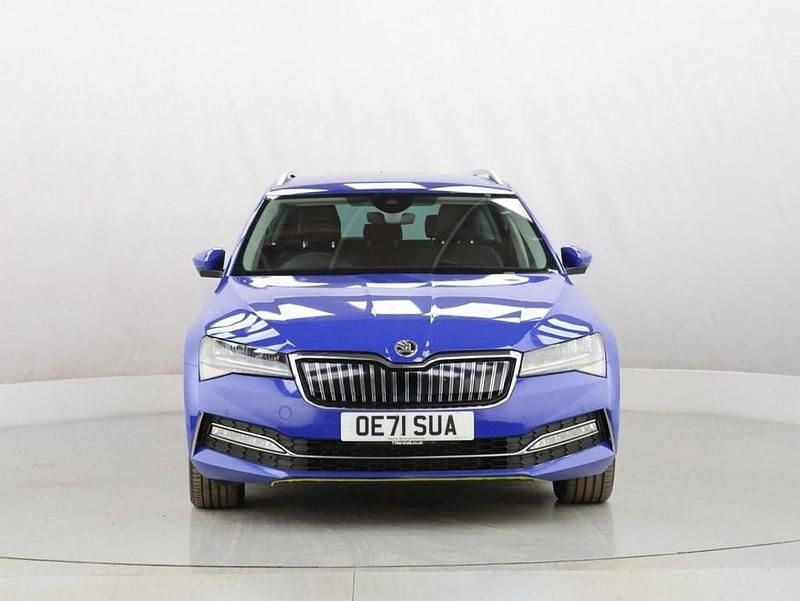 Used Skoda Superb SE Technology 218 HP (160 kW) 2022 Blue Estate