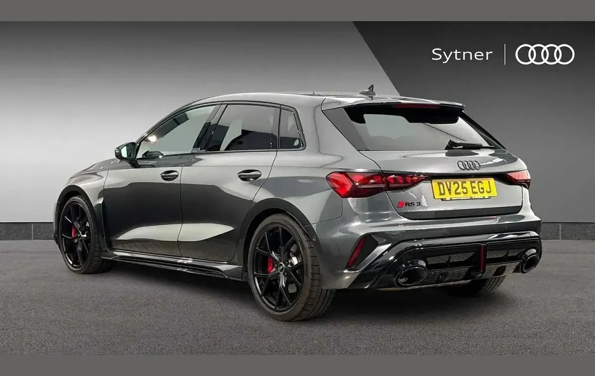 Begagnad Audi RS3 Comfort 400 HK (294 kW) 2025 Grå Sedan