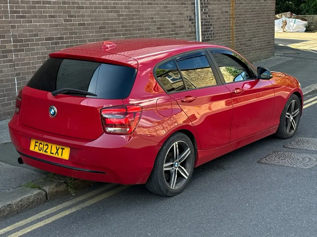 Used BMW 116 Sport Line 2012 Red Hatchback