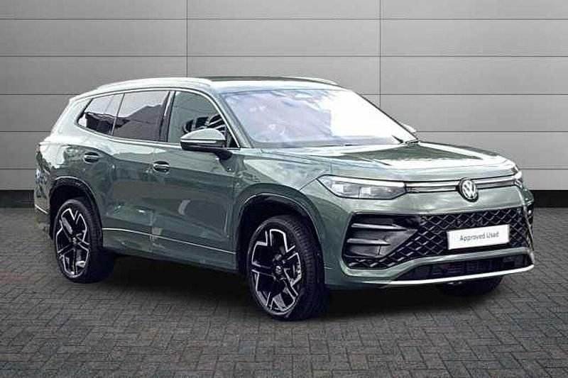Green New 2025 VW Tayron R-line SUV | £44,995 (Fair price) - Image 1/4