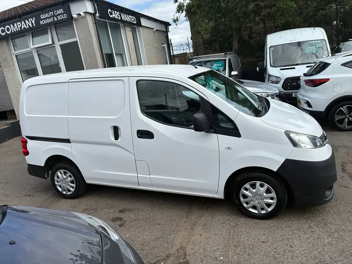 Used Nissan NV200 Acenta 90 HP (66 kW) 2018 White MPV