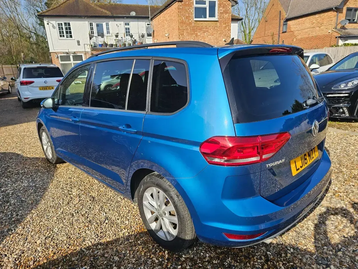 Used VW Touran SEL 150 HP (110 kW) 2016 Blue MPV