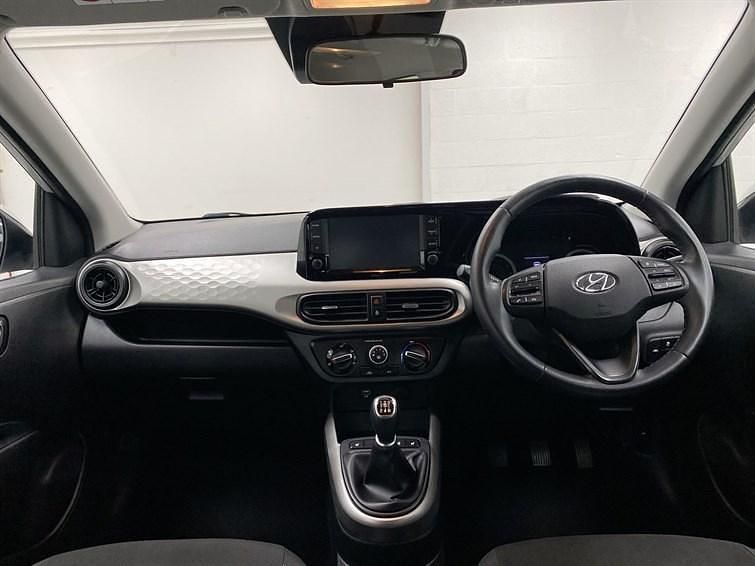 Begagnad Hyundai i10 Premium 2020 Silver Halvkombi