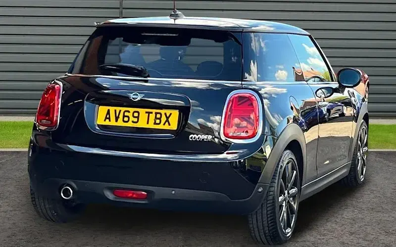 Used Mini Cooper Classic 136 HP (100 kW) 2021 Hatchback