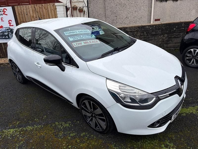Used Renault Clio IV Dynamique 90 HP (66 kW) 2014 White Hatchback