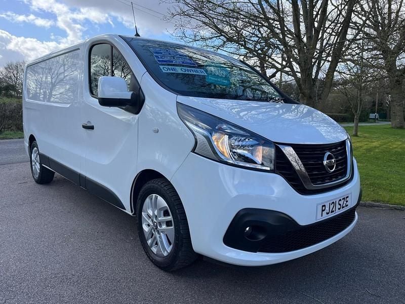 Used Nissan NV300 Tekna 120 HP (88 kW) 2021 White Van