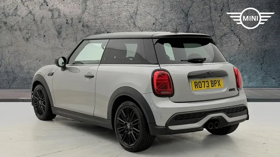 Used Mini Cooper S Exclusive 176 HP (129 kW) 2024 Silver Hatchback