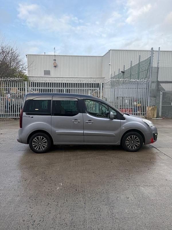 Used Peugeot Partner Tepee Allure 100 HP (73 kW) 2017 Grey MPV