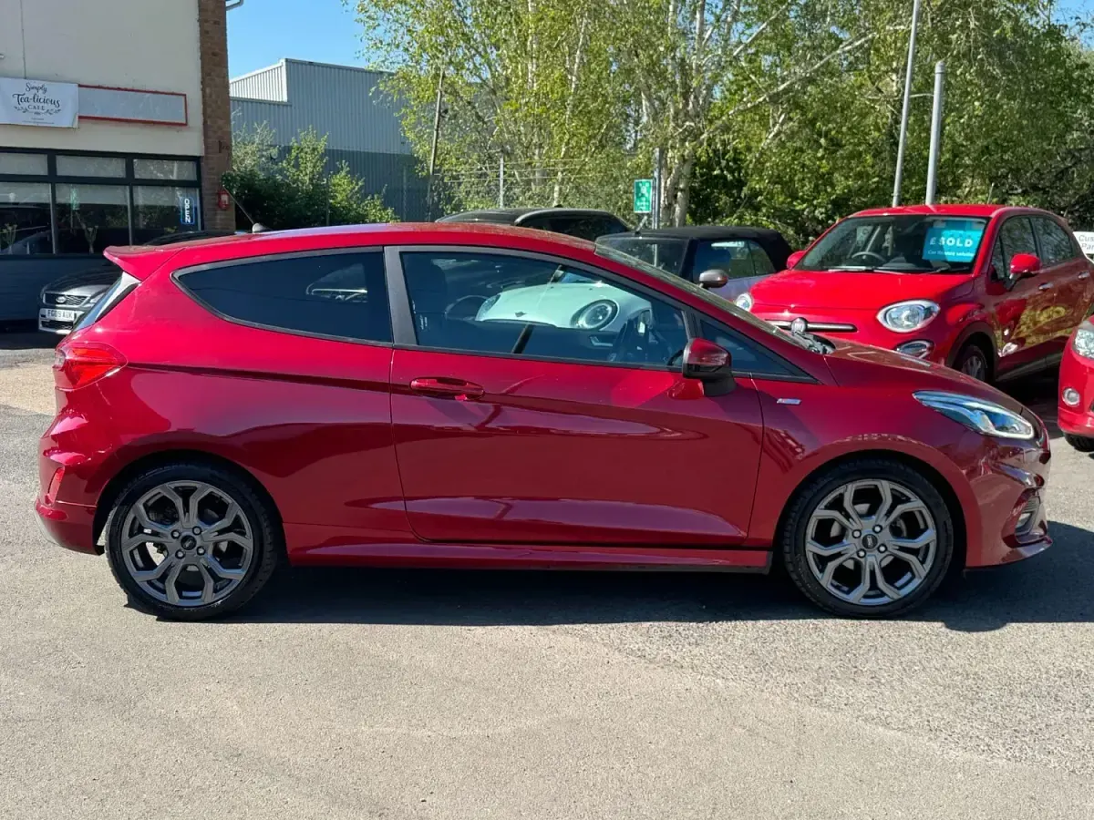 Second-hand Ford Fiesta ST-Line 125 CP (91 kW) 2017 Roșu Hatchback