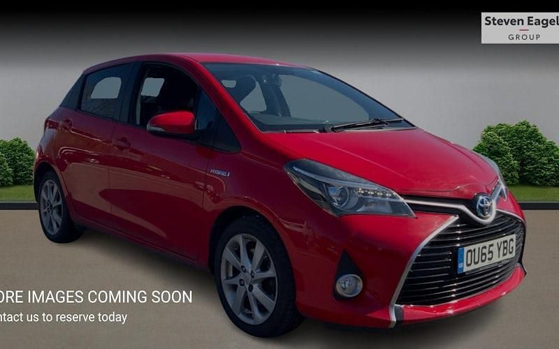 Used Toyota Yaris Hybrid Sport 101 HP (74 kW) 2015 Hatchback