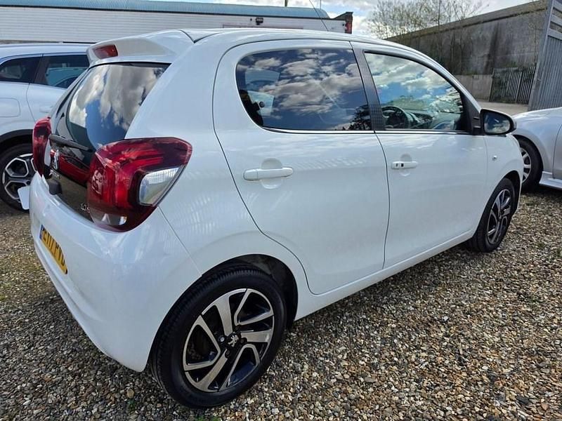 Used Peugeot 108 Allure 82 HP (60 kW) 2017 White Hatchback