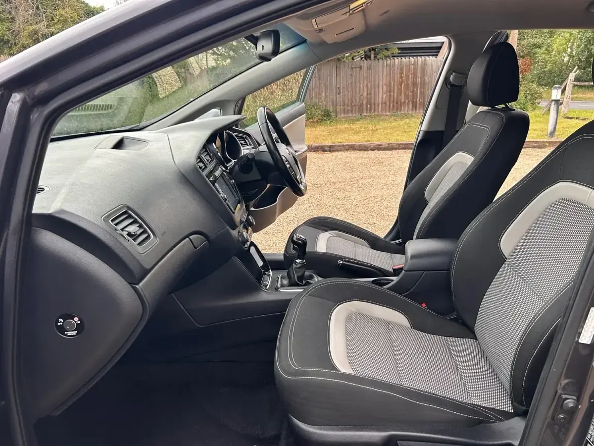 Used Kia Ceed 2016 Silver Hatchback