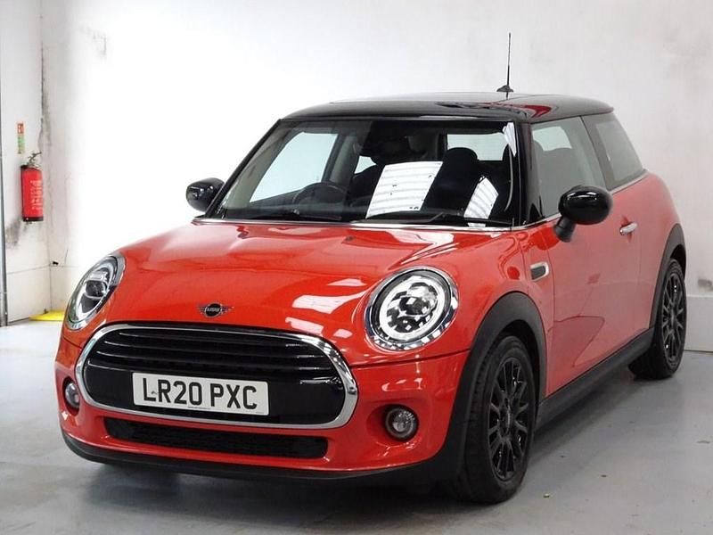 Used Mini Cooper Classic 136 HP (100 kW) 2020 Orange Hatchback