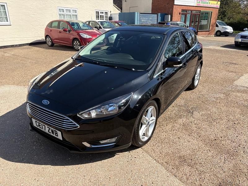 Used Ford Focus Titanium 125 HP (91 kW) 2017 Black Hatchback