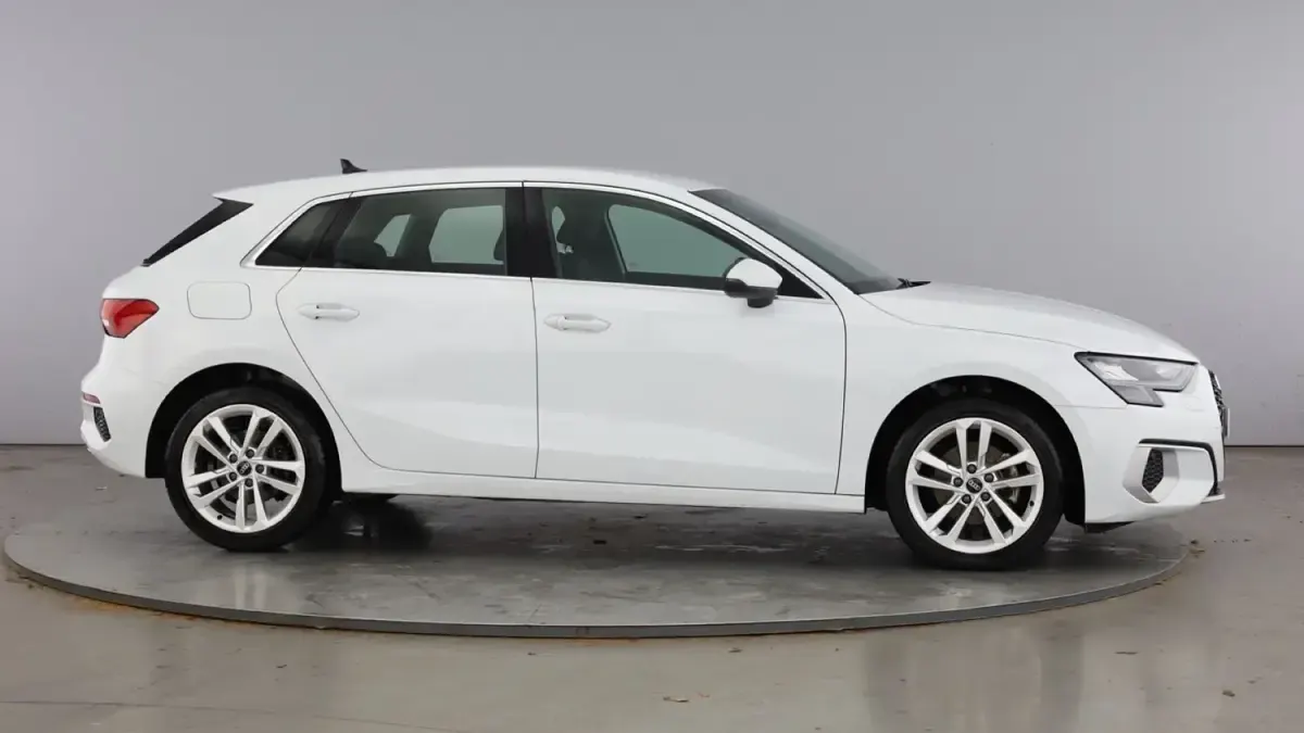 Second-hand Audi A3 Sportback Sport 150 CP (110 kW) 2022 Alb Hatchback