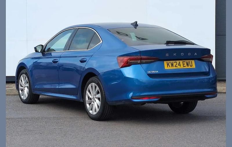 Used Skoda Octavia First Edition 147 HP (108 kW) 2024 Race blue metallic Hatchback
