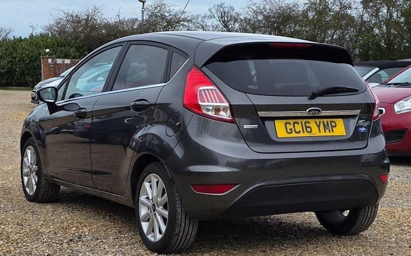Used Ford Fiesta Titanium 101 HP (74 kW) 2016 Grey Hatchback