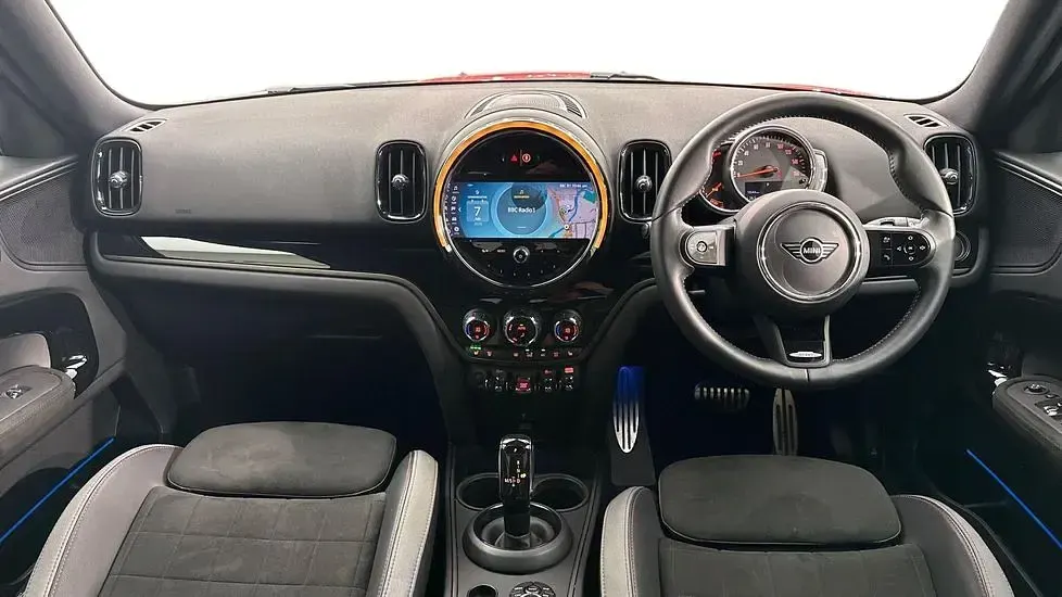 Used Mini Cooper Countryman Sport 134 HP (98 kW) 2023 Red SUV