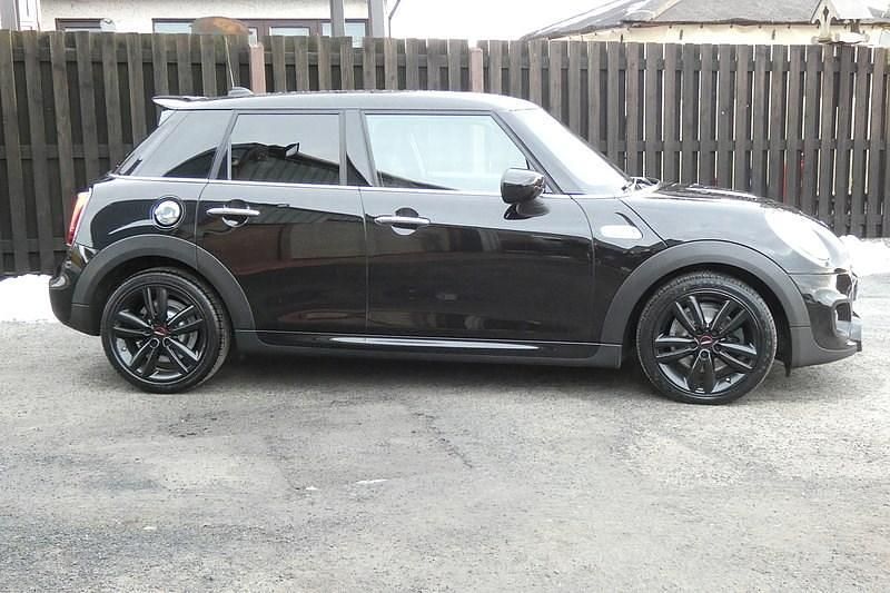 Używany Mini Cooper S Hatch 2019 Czarny Hatchback