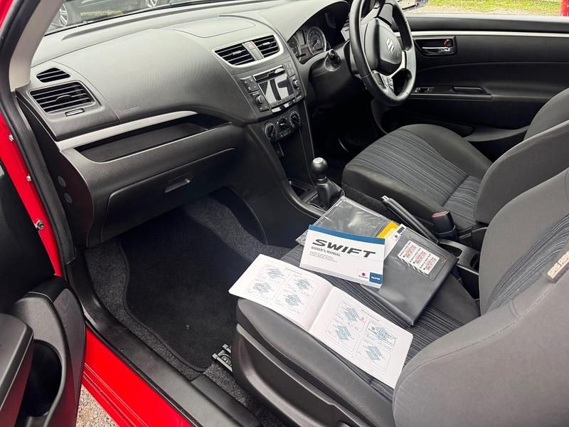 Used Suzuki Swift 2014 Red Hatchback