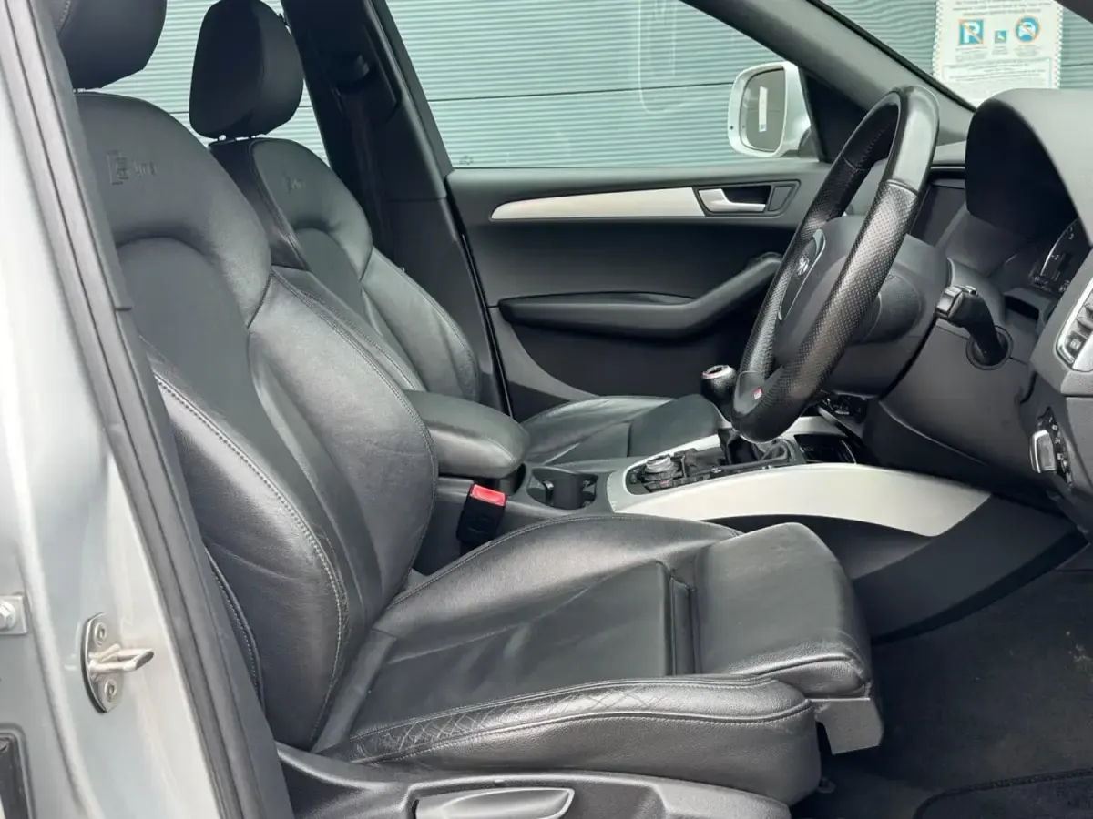 Begagnad Audi Q5 S-Line 2012 Silver SUV