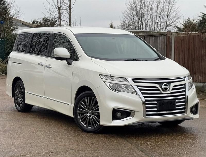 Used Nissan Elgrand 2018 White MPV