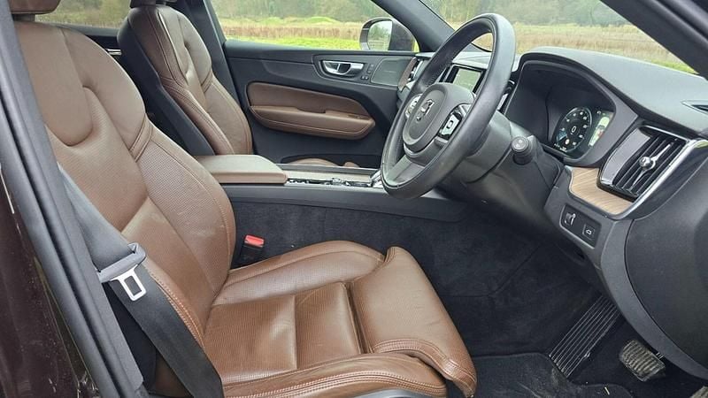 Used Volvo XC60 Inscription 250 HP (183 kW) 2021 Bronze SUV