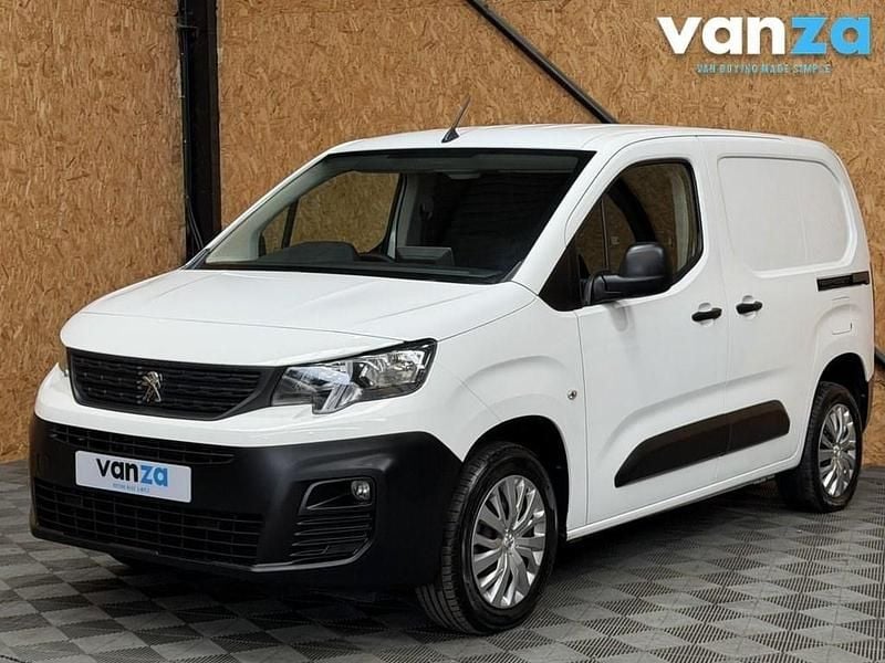 Used Peugeot Partner Premium 131 HP (96 kW) 2021 White MPV