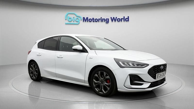 Used 2024 Ford Focus ST-Line | £17,600 (Fair price) - Image 1/4