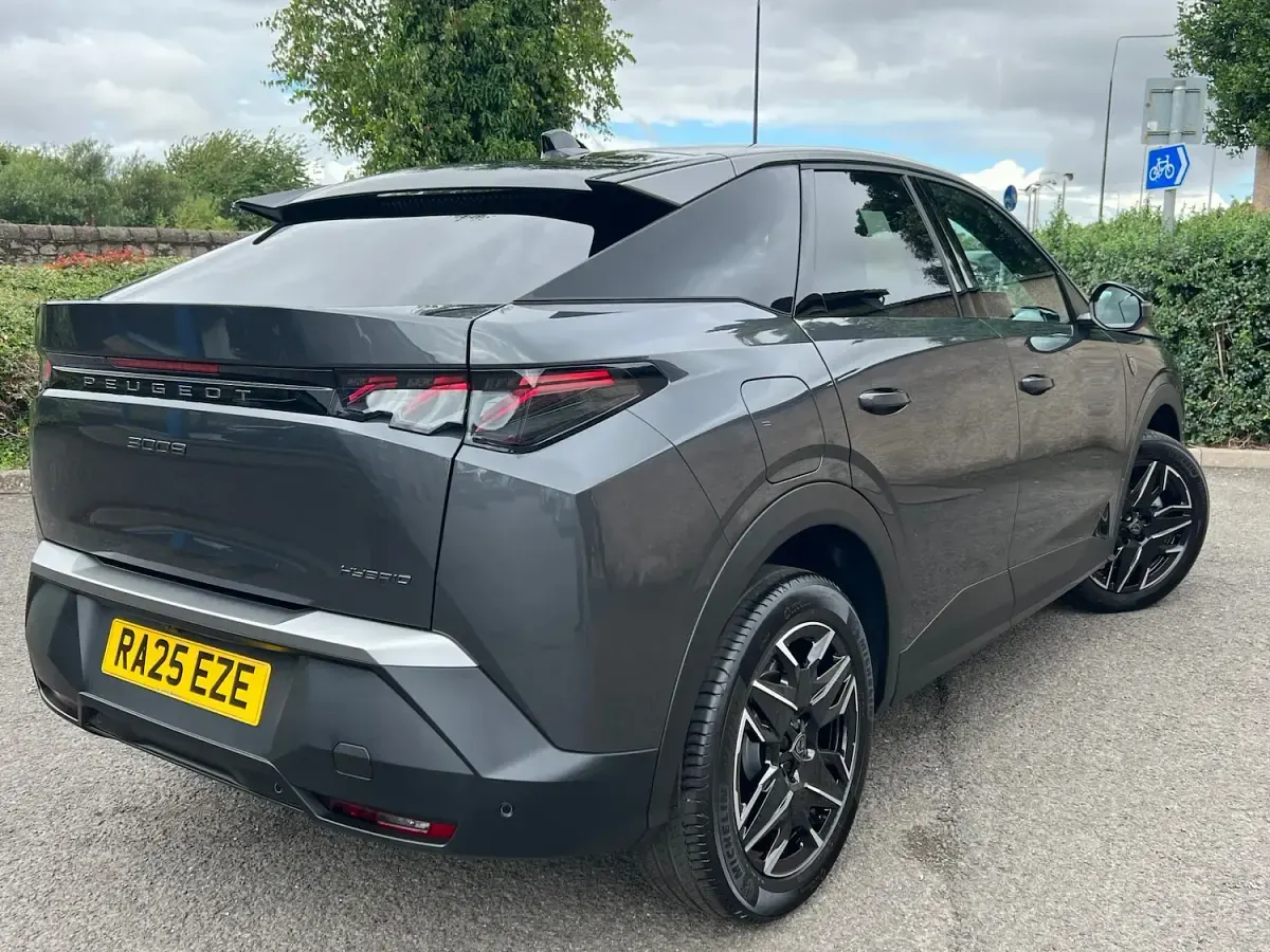New Peugeot 3008 GTi 2025 Titane grey metallic SUV