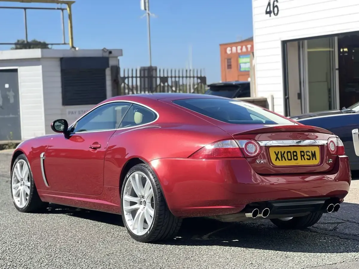 Używany Jaguar XKR Supercharged 2008 Czerwony Coupe