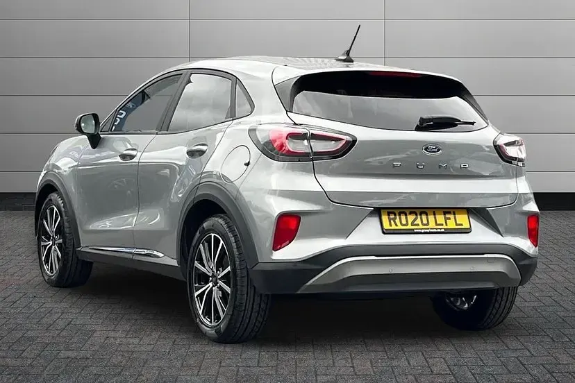 Used Ford Puma Titanium 123 HP (90 kW) 2020 Solar silver SUV