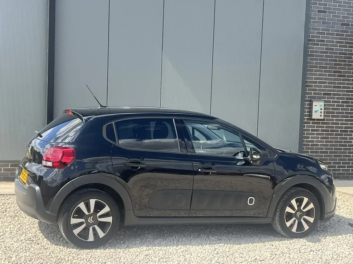 Used Citroën C3 Flair 80 HP (58 kW) 2018 Black Hatchback