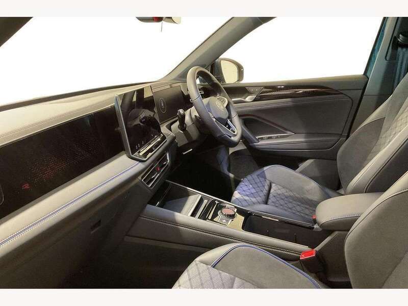 Used VW Tiguan R-line 148 HP (108 kW) 2024 Blue SUV