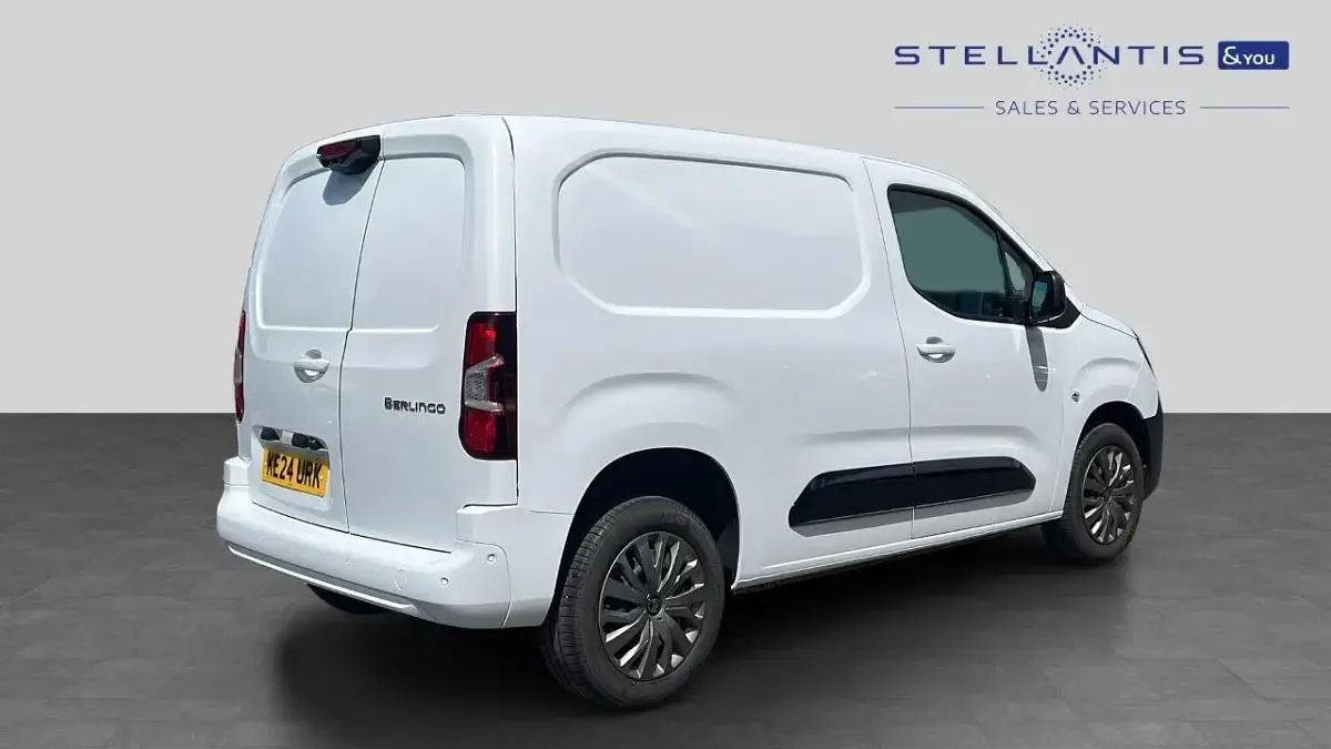 Used Citroën Berlingo 101 HP (74 kW) 2024 White MPV