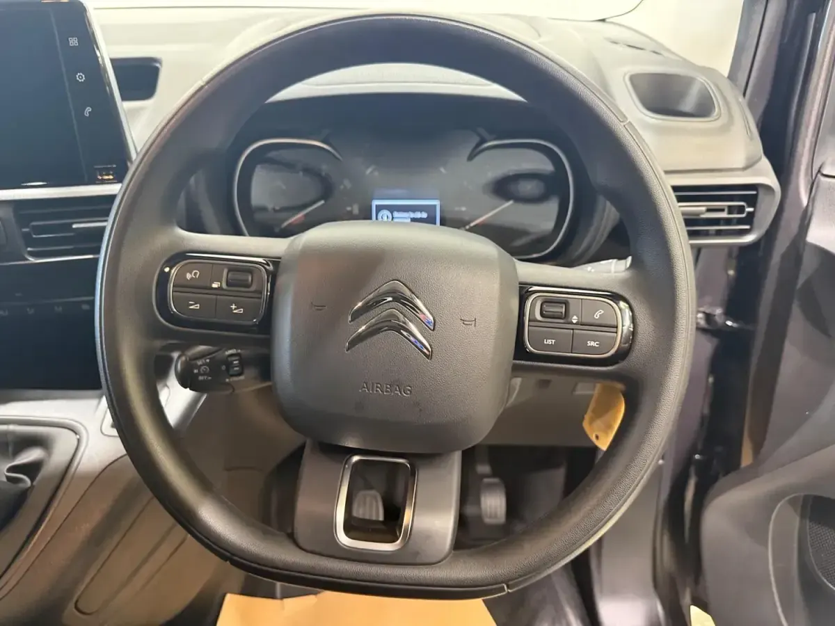 Used Citroën Berlingo 100 HP (73 kW) 2023 Grey MPV