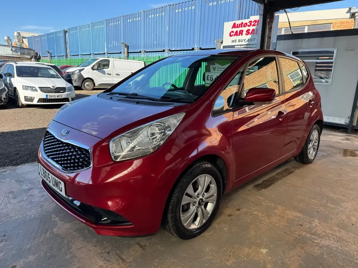 Używany Kia Venga 89 KM (65 kW) 2016 Czerwony Hatchback