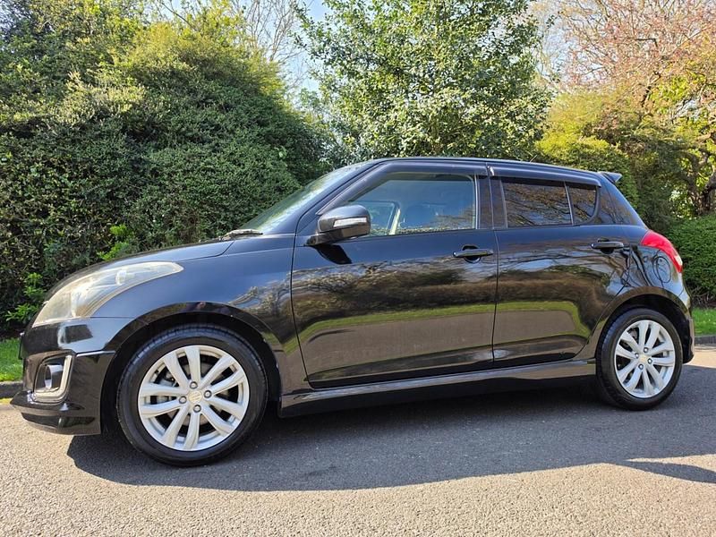 Usado Suzuki Swift SZ4 2014 Preto Citadino